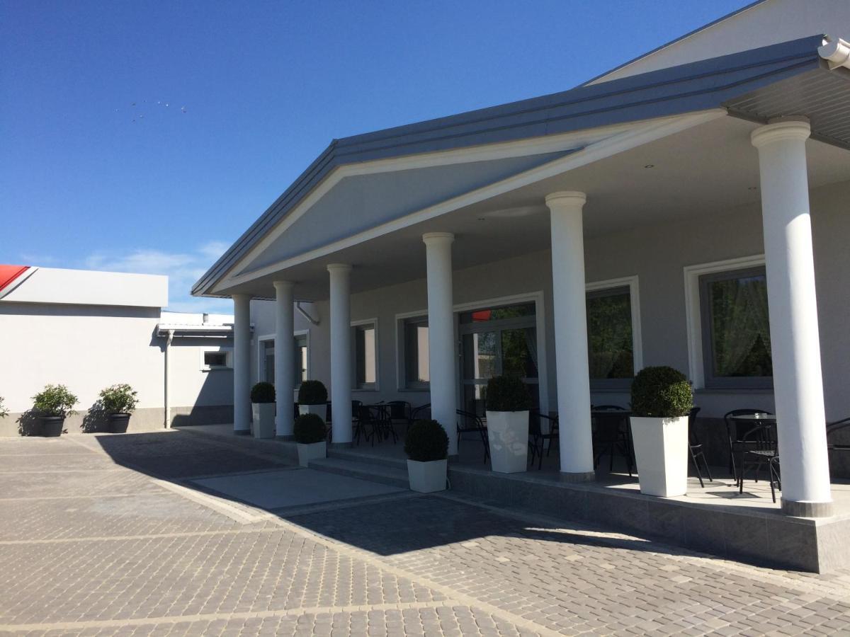 Hotel Arkadia Konskie Exterior foto